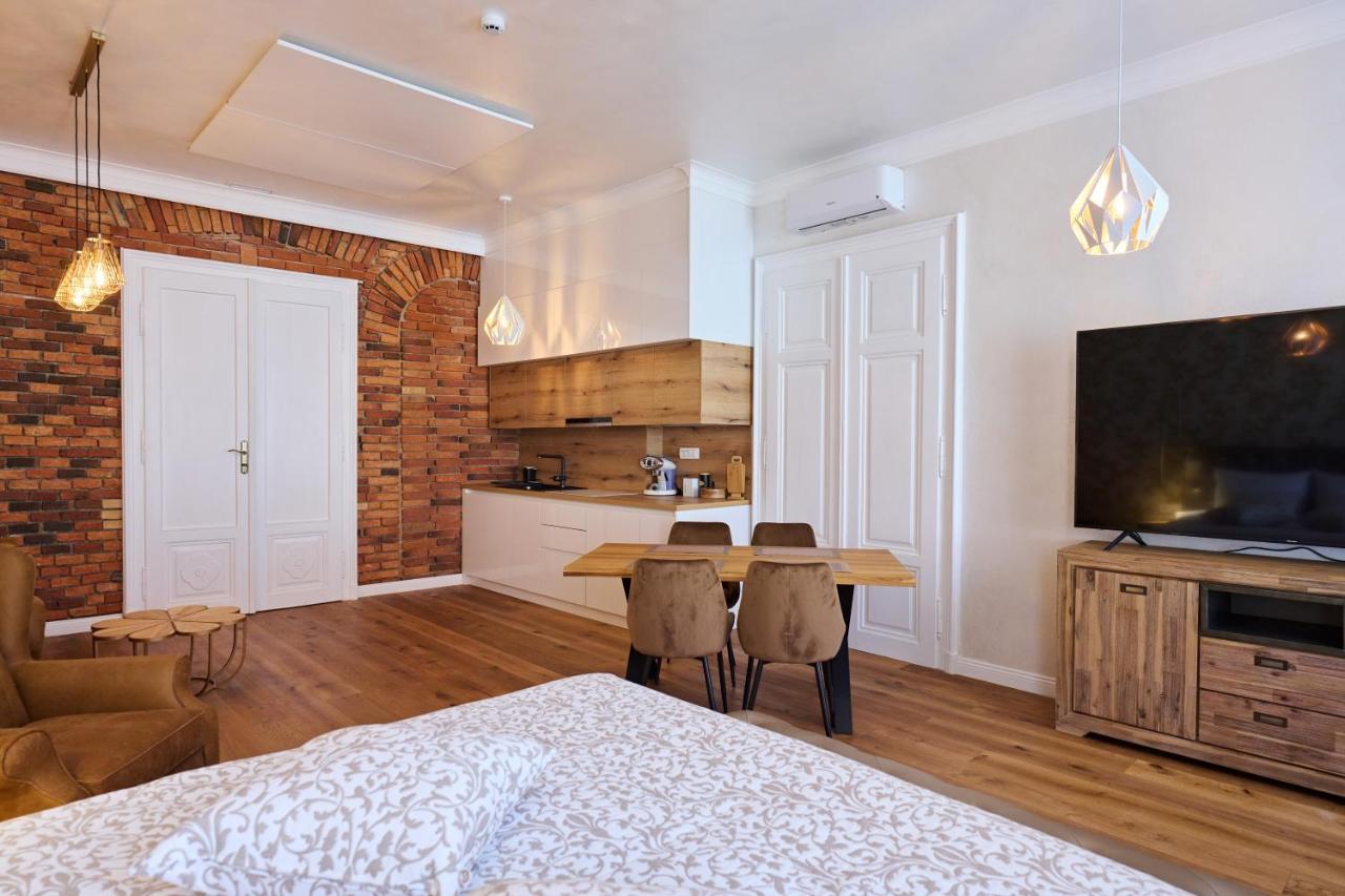 Hisa Ancka, Boutique Hotel & Maja Rooms Slovenj Gradec Buitenkant foto