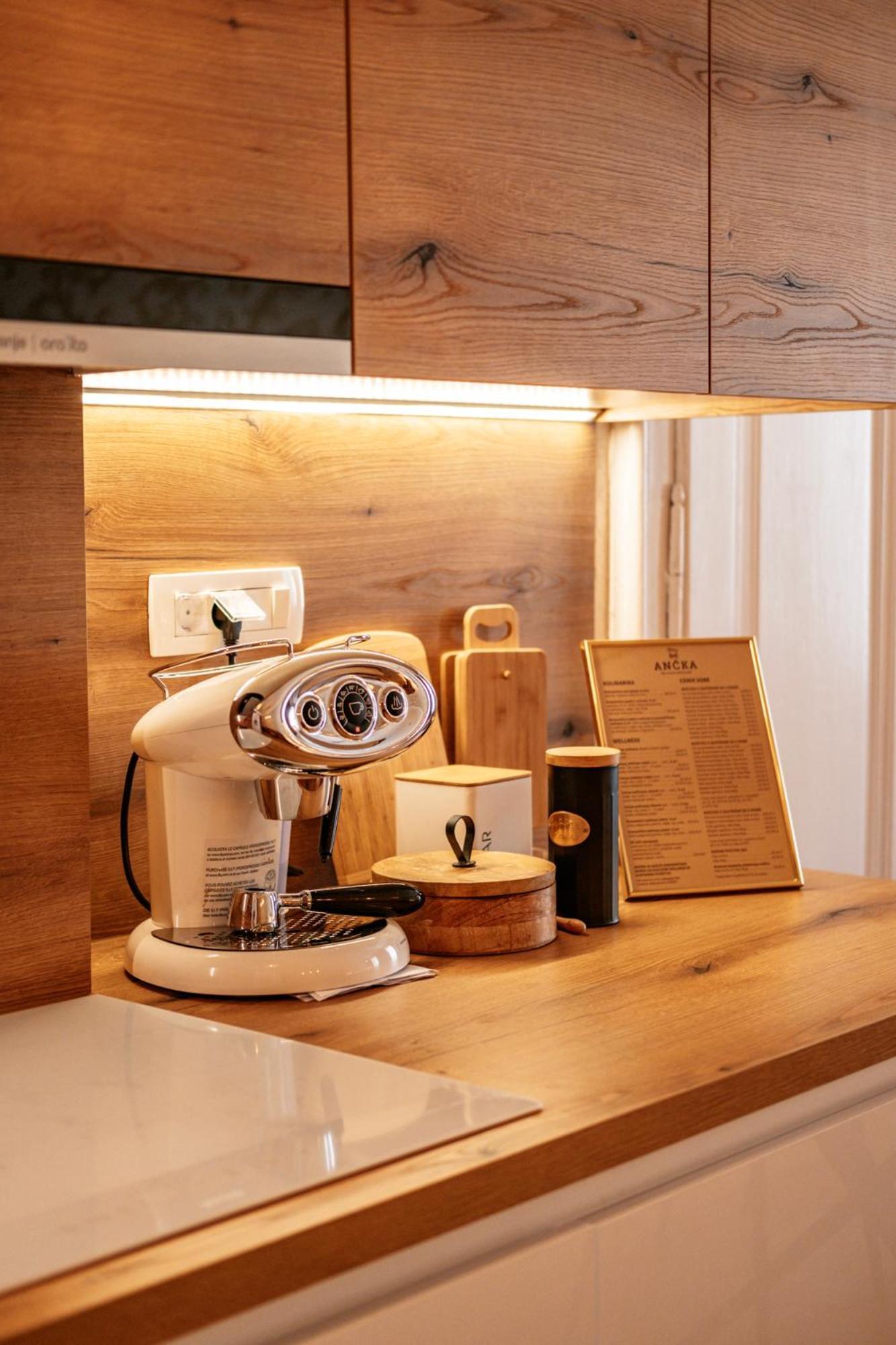 Hisa Ancka, Boutique Hotel & Maja Rooms Slovenj Gradec Buitenkant foto