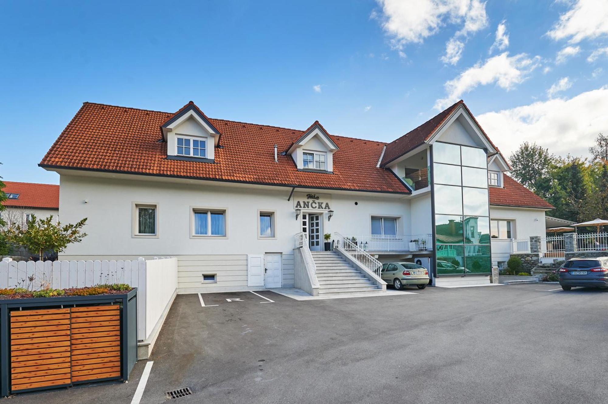 Hisa Ancka, Boutique Hotel & Maja Rooms Slovenj Gradec Buitenkant foto