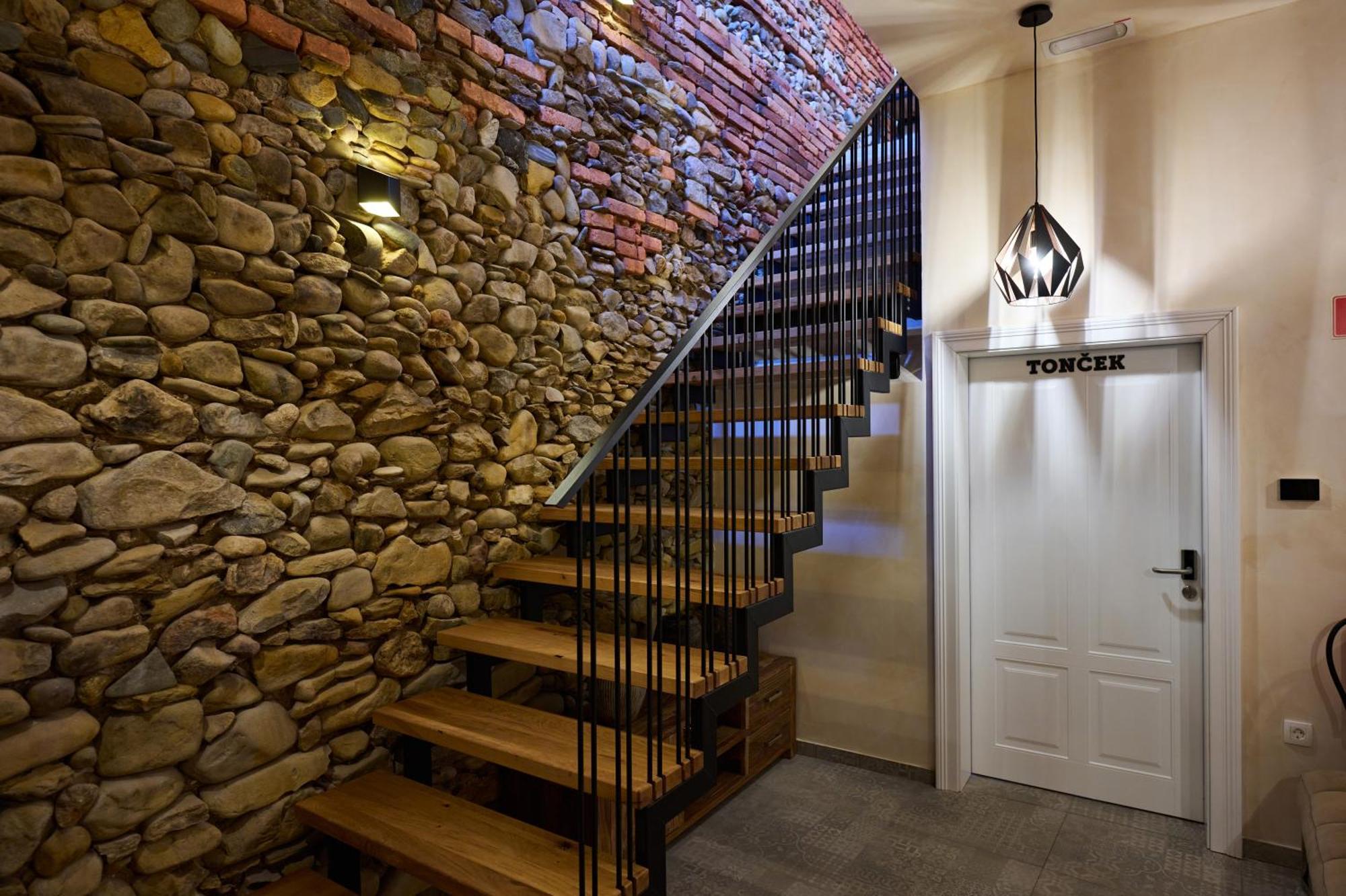 Hisa Ancka, Boutique Hotel & Maja Rooms Slovenj Gradec Buitenkant foto